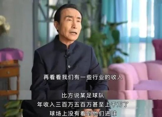 她独特霸气的嗓音将木兰内心的豪情壮志演绎得酣畅淋漓，铿锵有力地诉说着木兰努力打破世俗成见，虽为女儿身，却胸怀大志、守家卫国的传奇故事